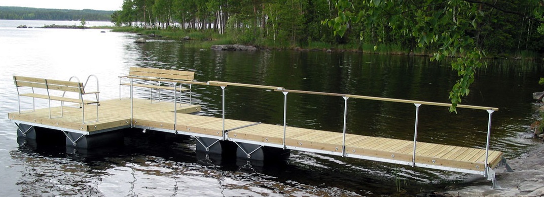 Rentukka DX 1-4-6 med r&auml;cken, b&auml;nkar och badstege.